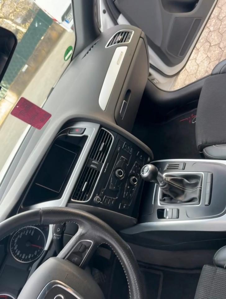 Audi A4 2011 — photo 13