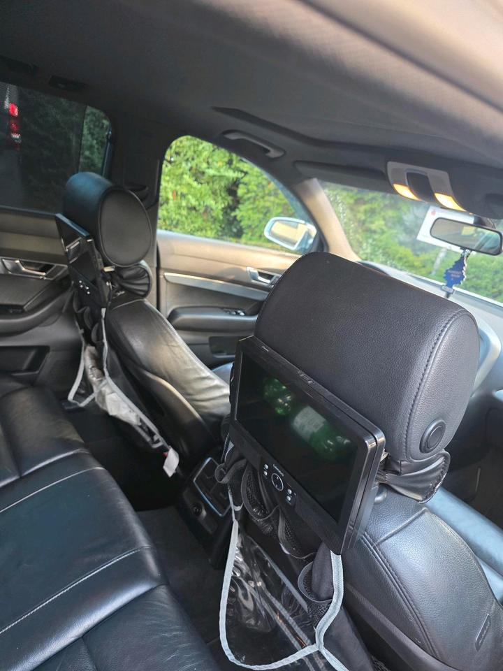 Audi A6 2006 — interior