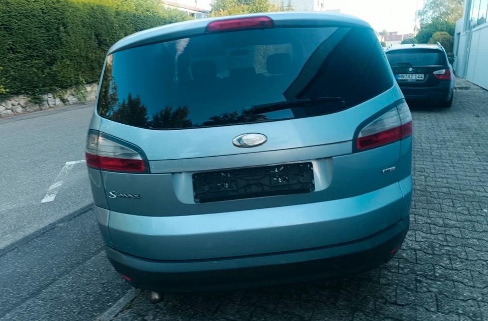 Ford S-Max 2007 — вигляд ззаду