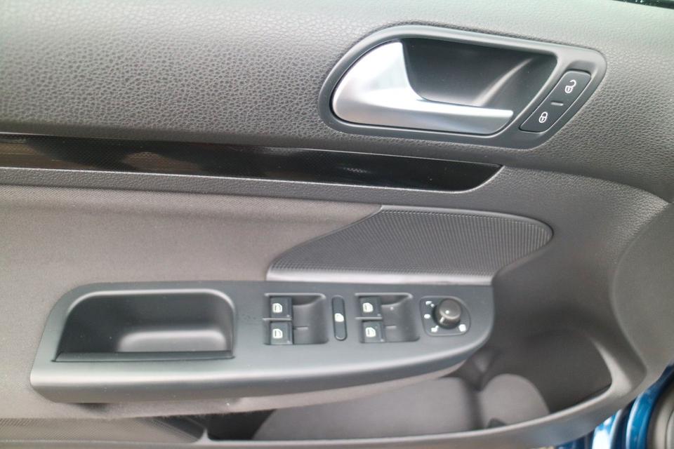Volkswagen Weitere VW 2010 — photo 10