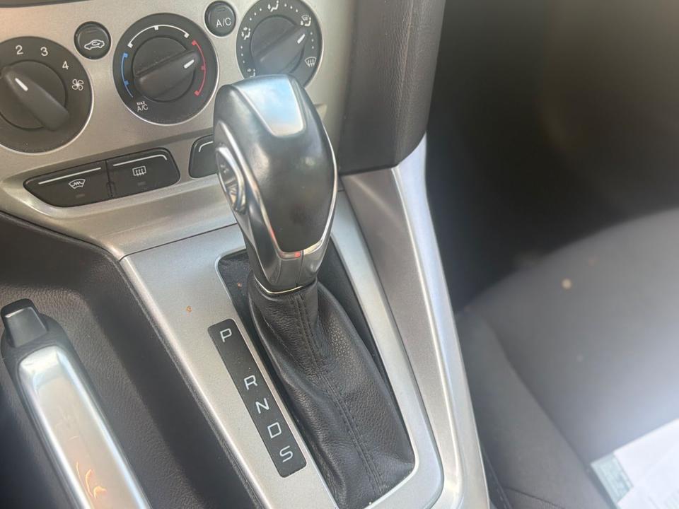 Ford Focus 2013 — photo 11
