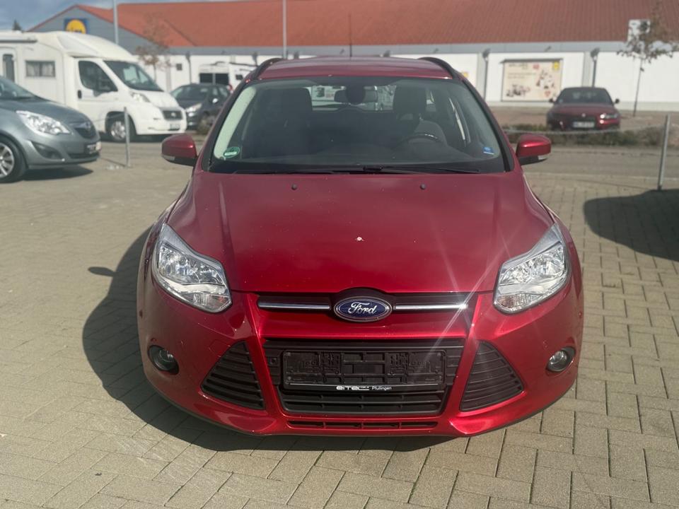 Ford Focus 2013 — rear view