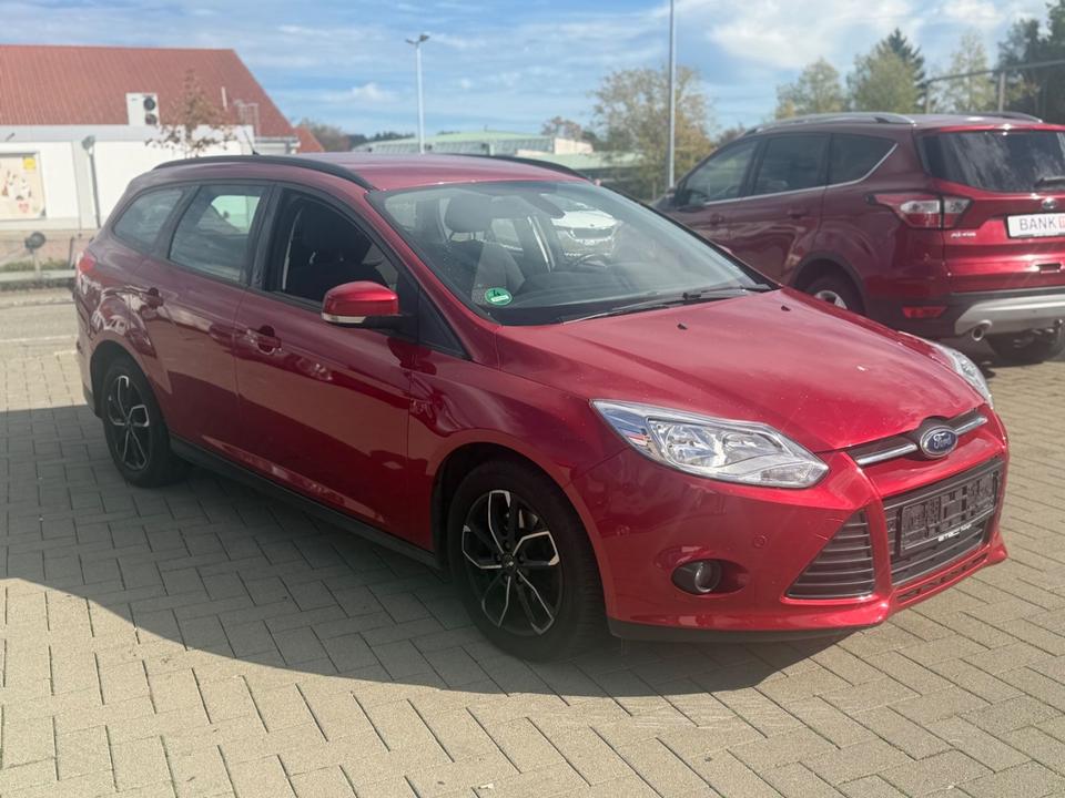Ford Focus 2013 — interior