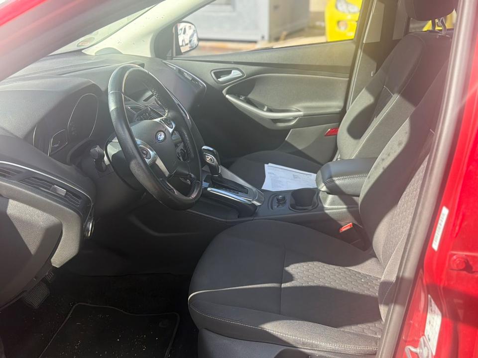 Ford Focus 2013 — photo 8
