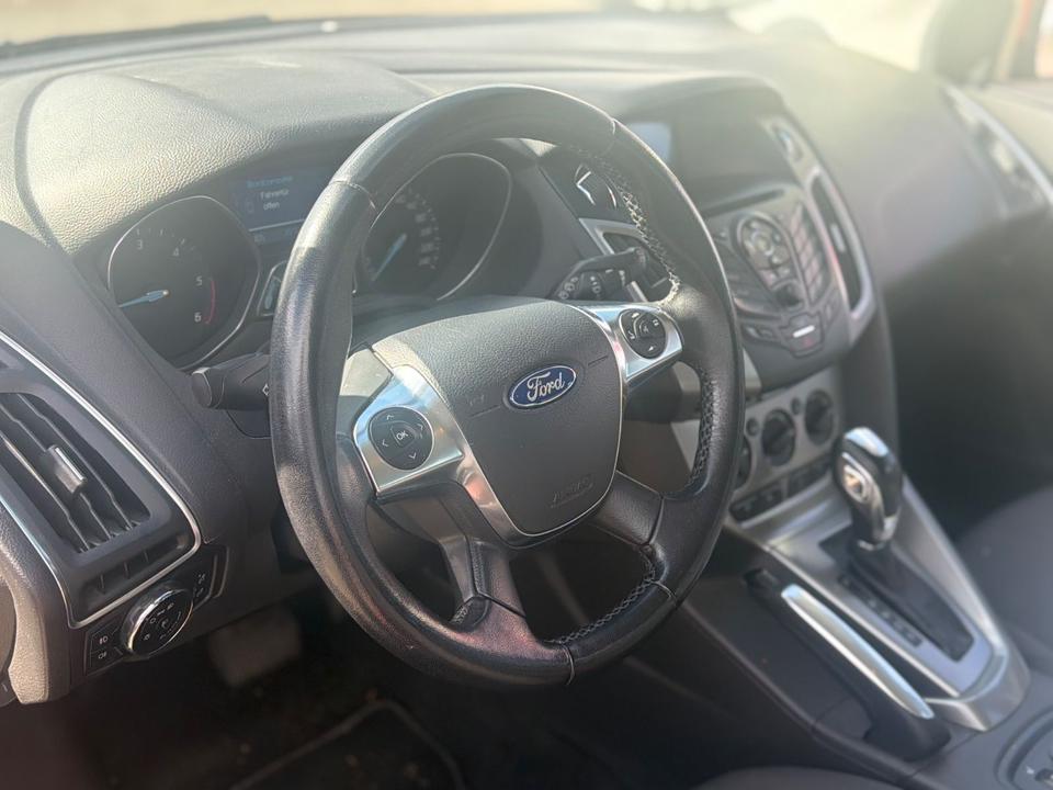 Ford Focus 2013 — photo 9