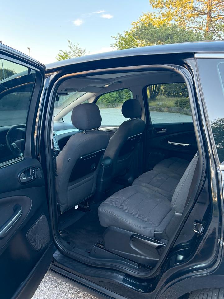 Ford S-Max 2011 — photo 7