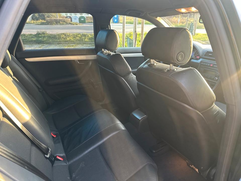 Audi A4 2007 — photo 17