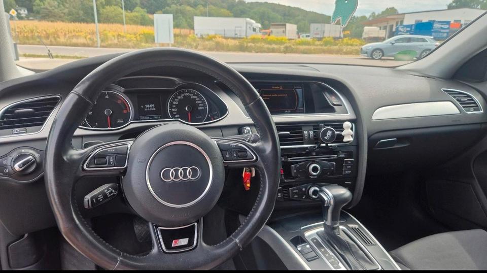 Audi A4 2012 — photo 14