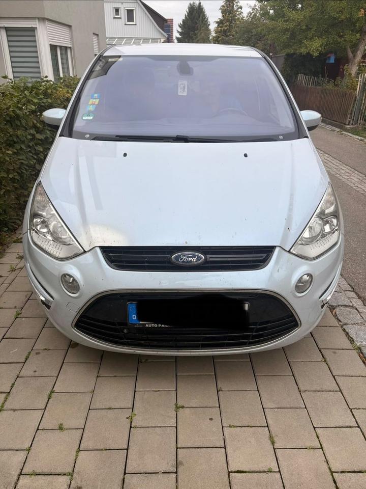 Ford S-Max 2014 — rear view