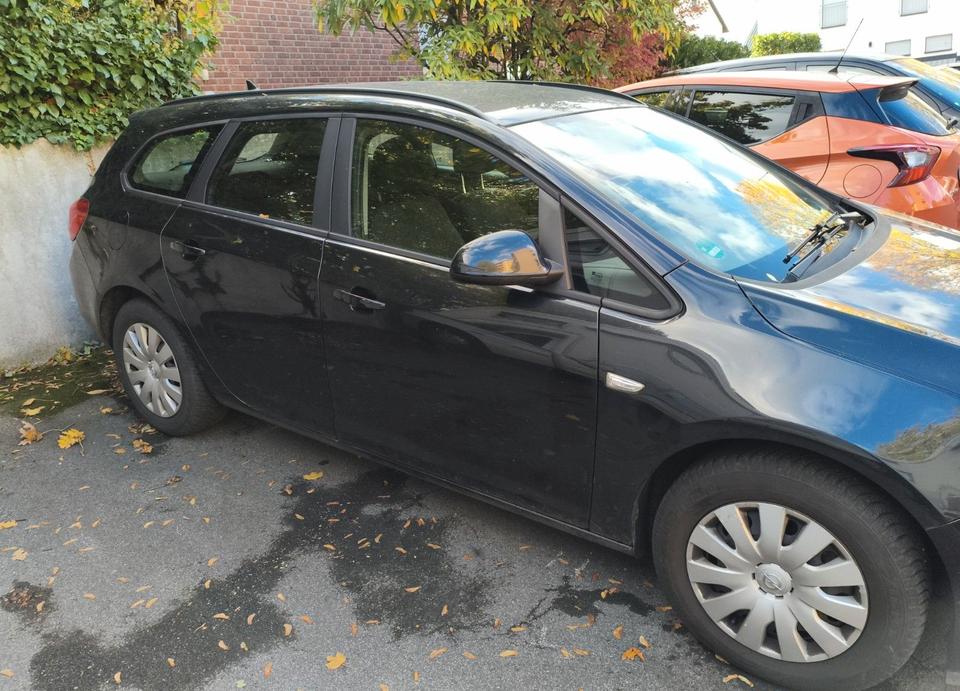 Opel Astra 2012 — photo 7
