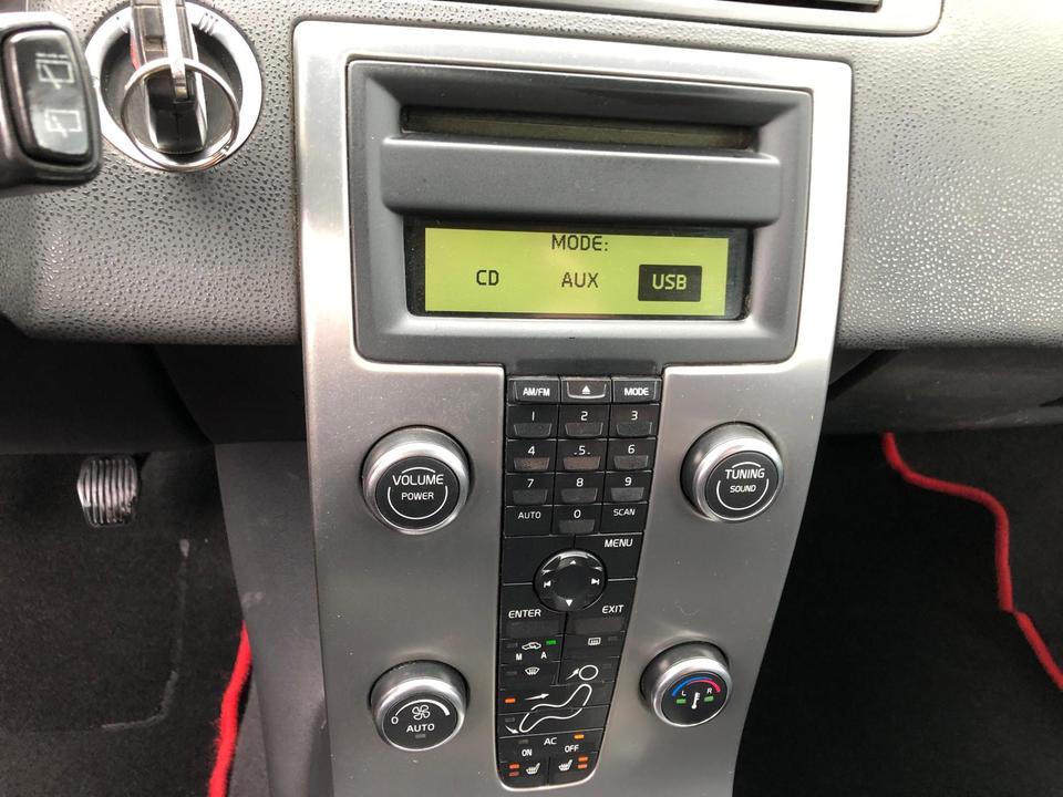Volvo V50 2010 — photo 10