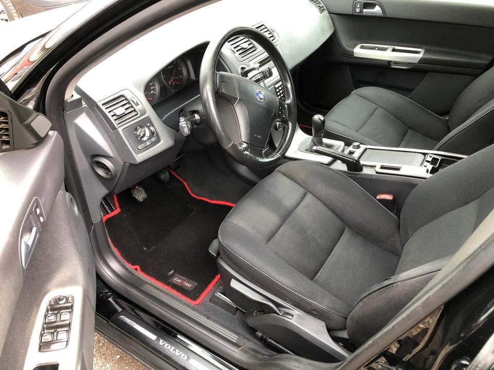 Volvo V50 2010 — photo 11