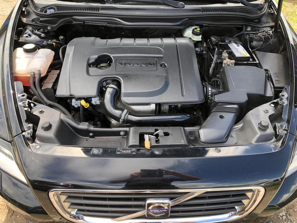 Volvo V50 2010 — photo 13