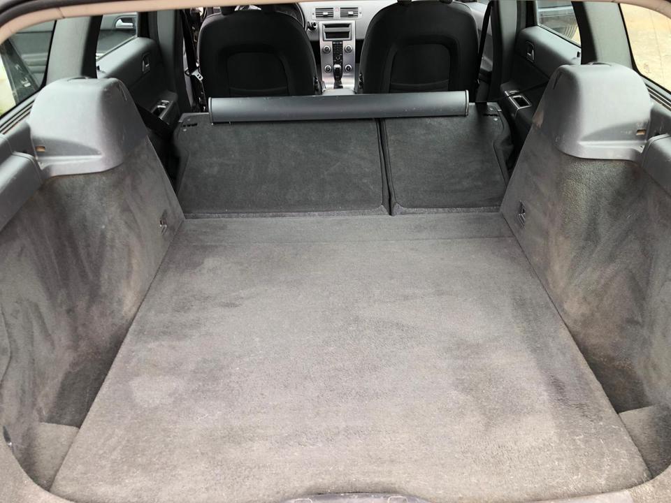 Volvo V50 2010 — photo 14