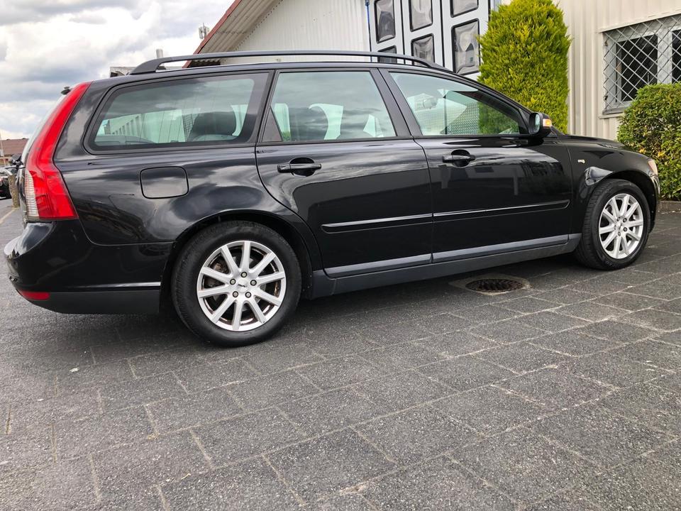 Volvo V50 2010 — photo 6