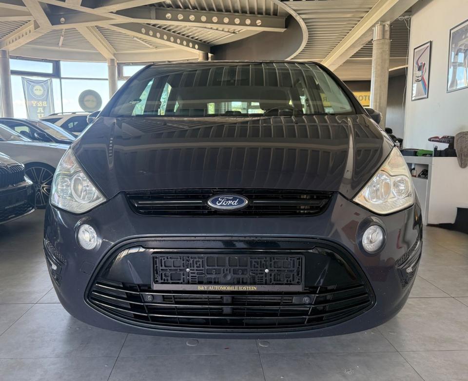 Ford S-Max 2012 — rear view