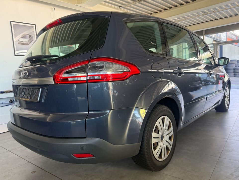 Ford S-Max 2012 — interior