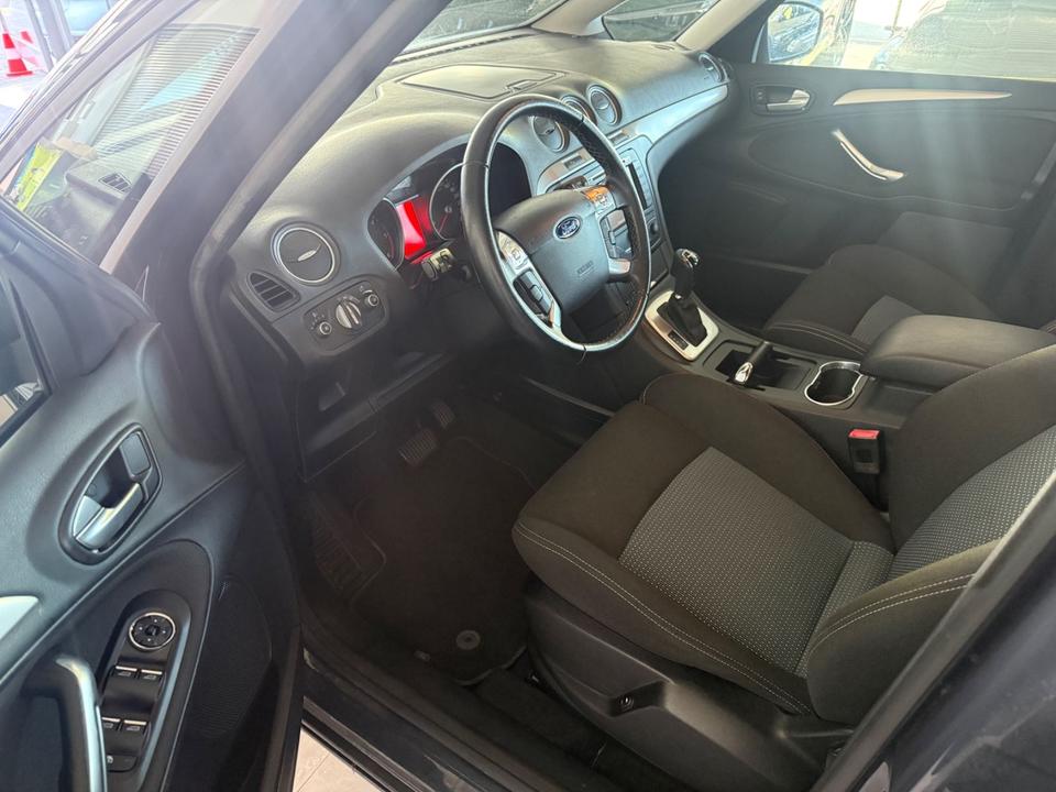 Ford S-Max 2012 — photo 5