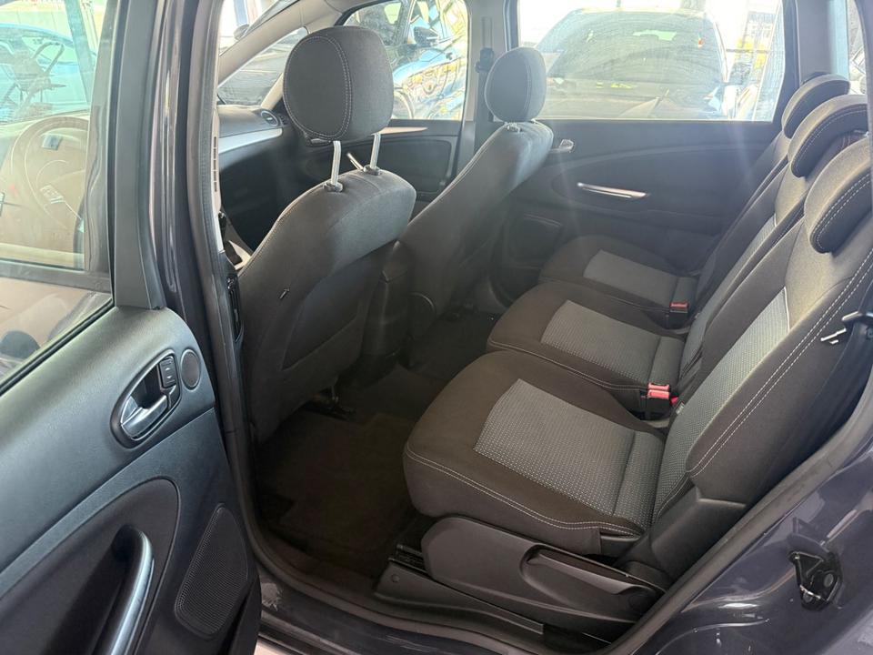 Ford S-Max 2012 — photo 8