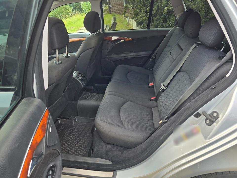 Mercedes Benz E 220 2008 — photo 7