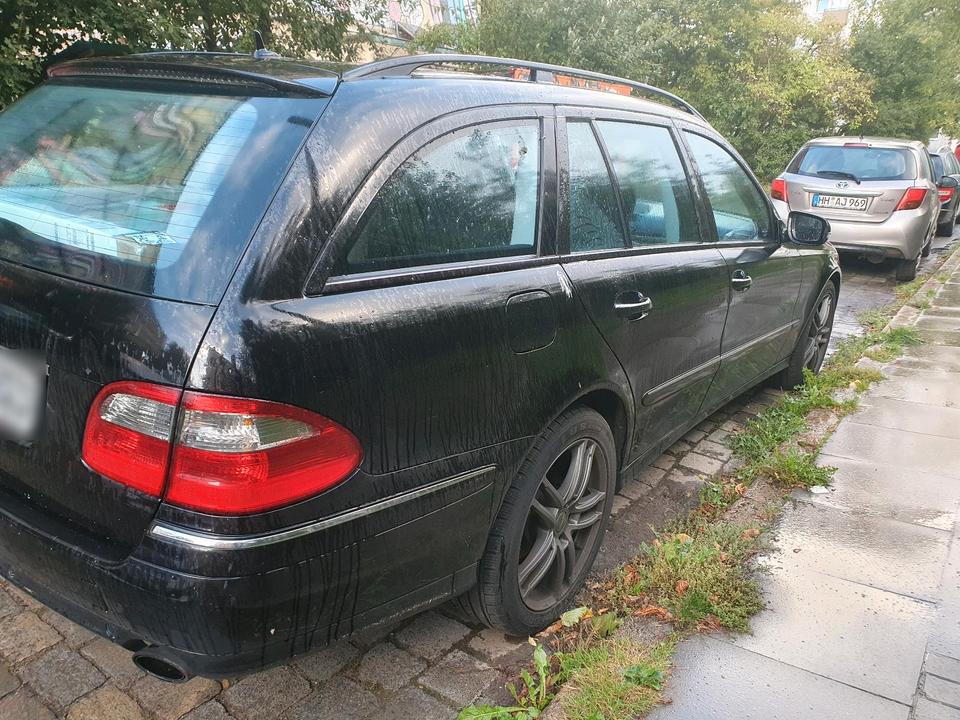 Mercedes Benz E 320 2008 — rear view