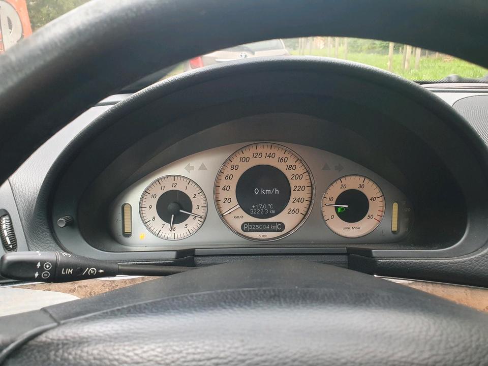 Mercedes Benz E 320 2008 — photo 9
