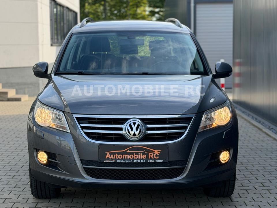 Volkswagen Tiguan 2011 — салон