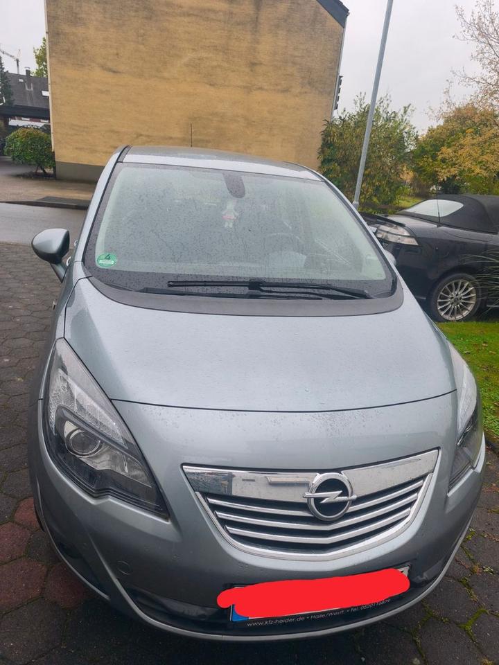 Opel Meriva 2012 — вигляд ззаду