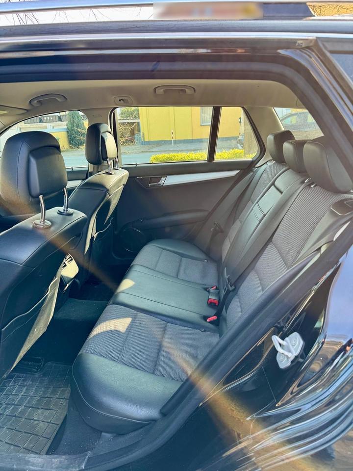 Mercedes Benz C 220 2010 — photo 8