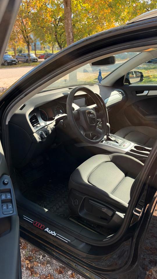 Audi A4 2009 — photo 8