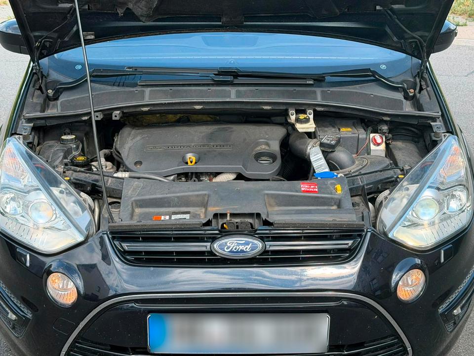 Ford S-Max 2010 — photo 10
