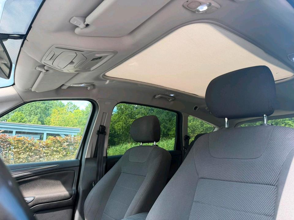 Ford S-Max 2010 — photo 12
