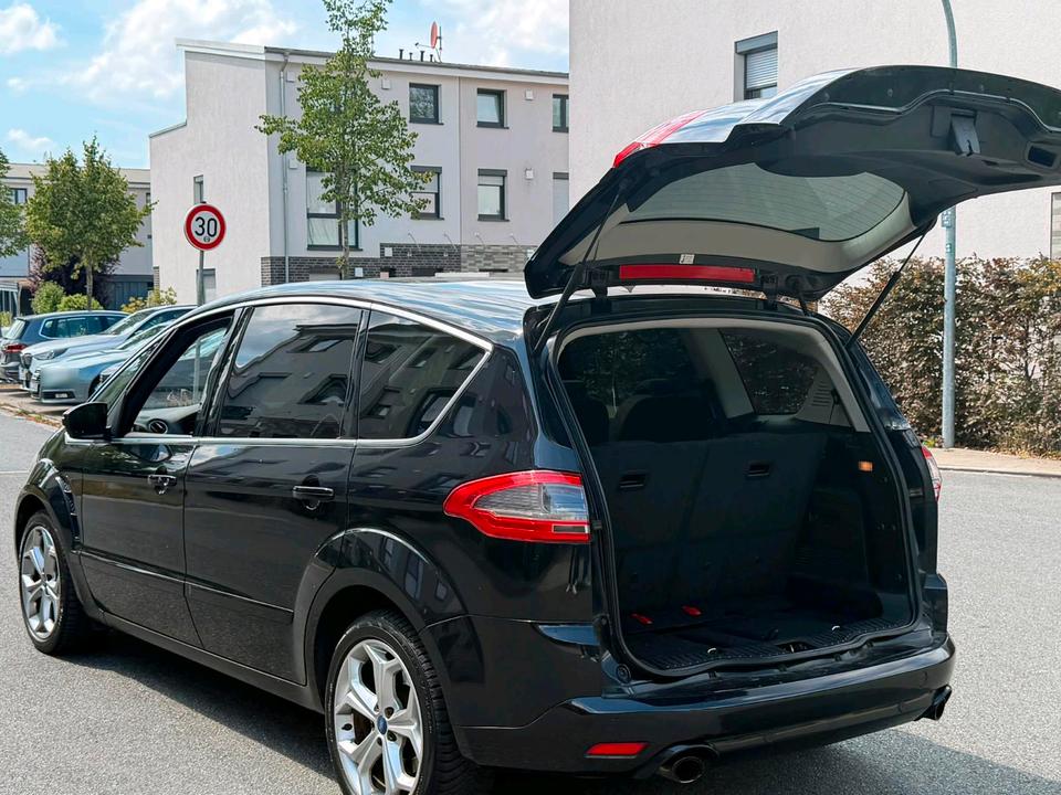 Ford S-Max 2010 — photo 16