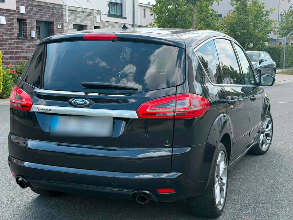 Ford S-Max 2010 — rear view