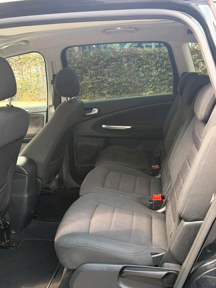 Ford S-Max 2010 — photo 8