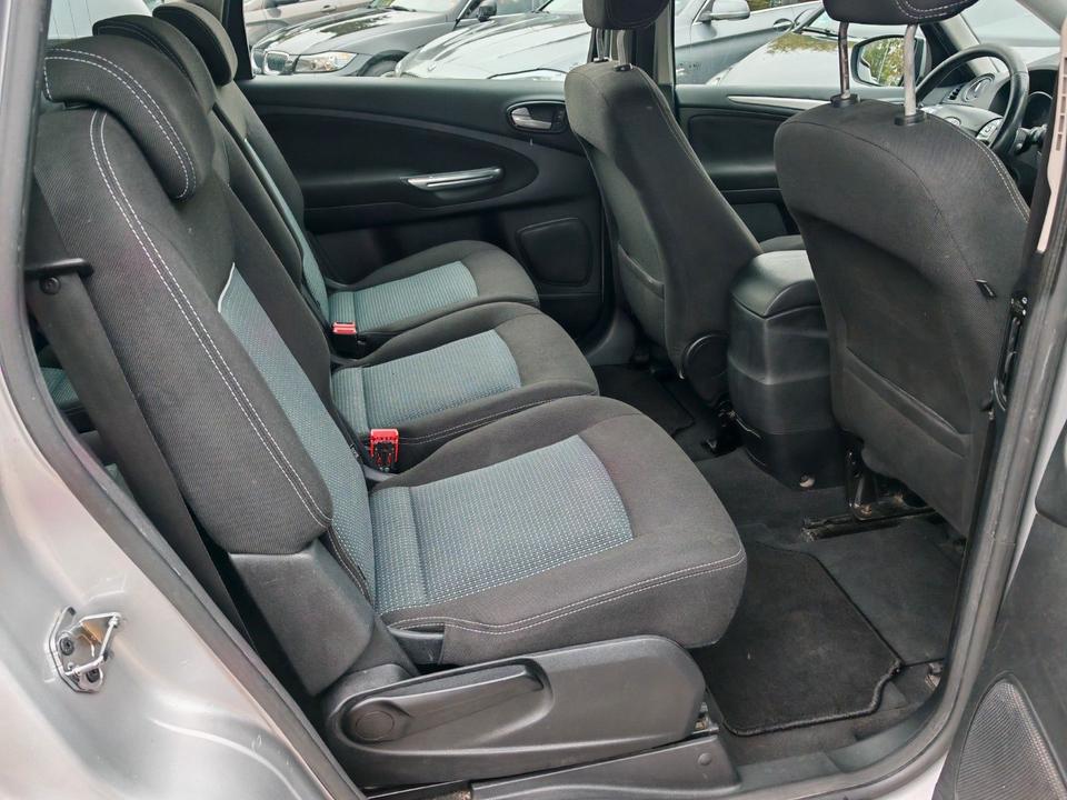 Ford S-Max 2013 — photo 16