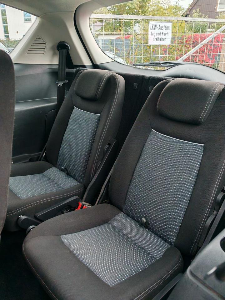 Ford S-Max 2013 — photo 18