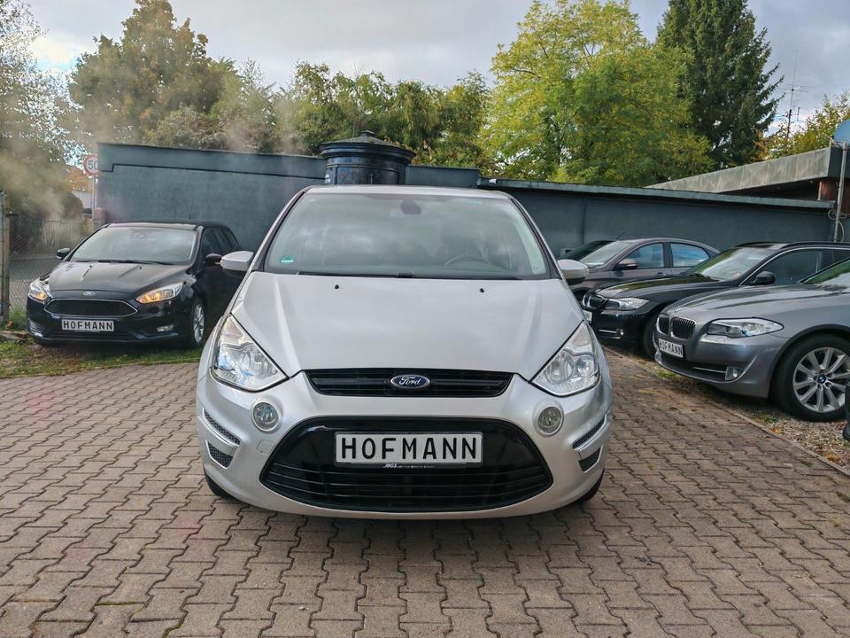 Ford S-Max 2013 — rear view