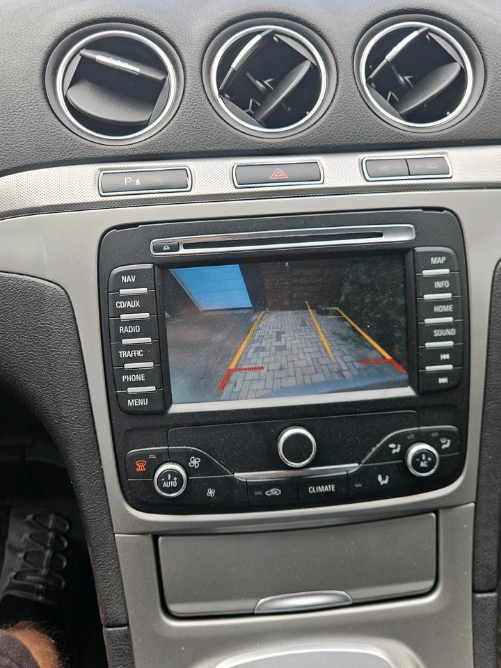 Ford S-Max 2011 — photo 10