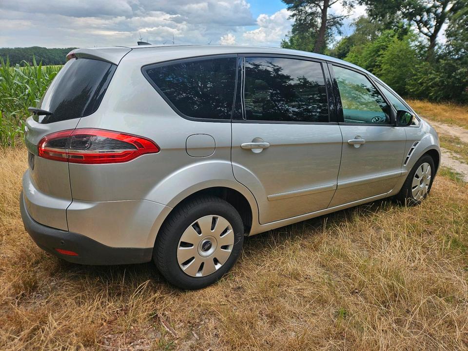 Ford S-Max 2011 — interior