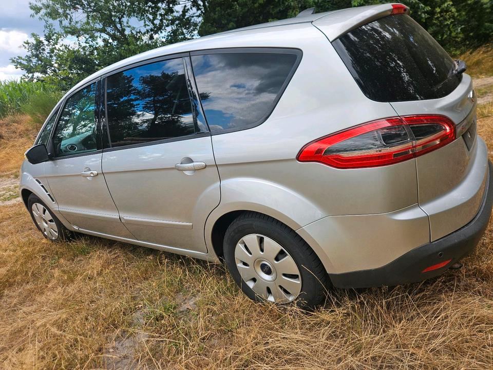 Ford S-Max 2011 — photo 6