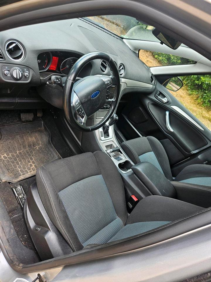 Ford S-Max 2011 — photo 8