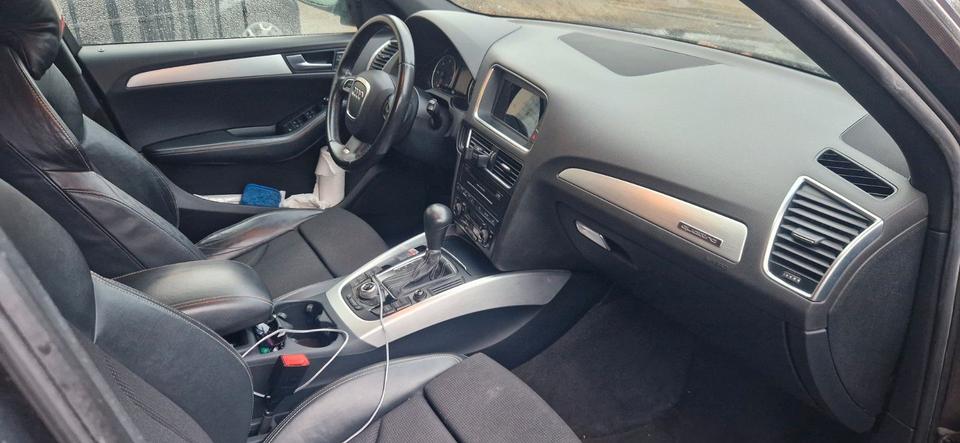 Audi Q5 2010 — photo 6