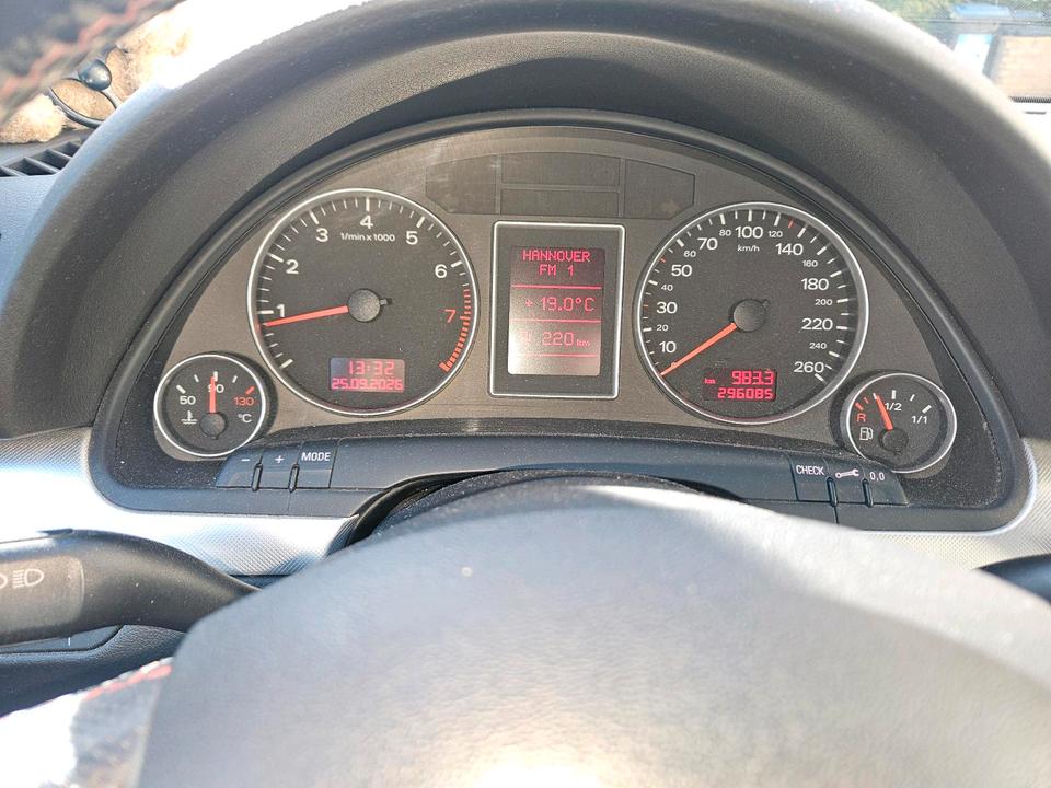 Audi A4 2005 — photo 7