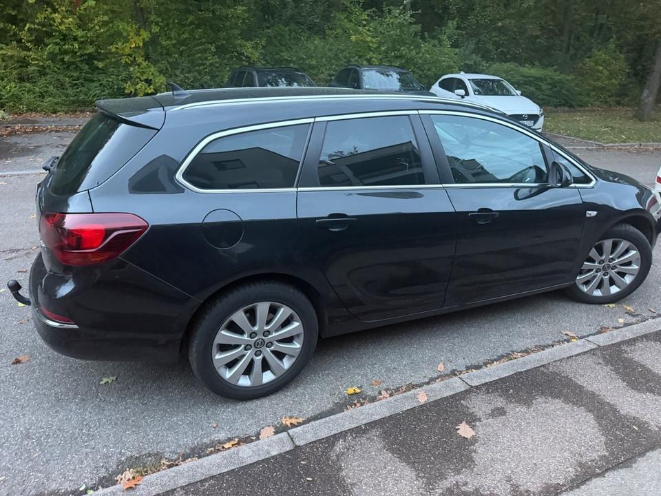 Opel Astra 2014 — двигун
