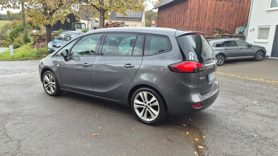 Opel Zafira Tourer 2012 — interior