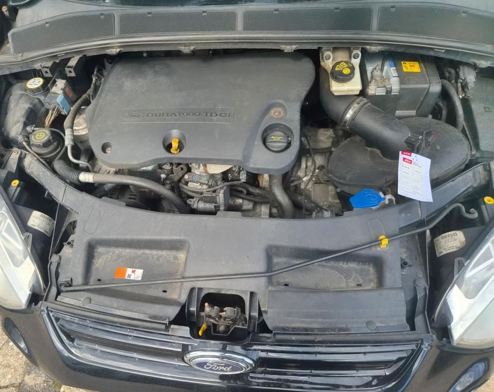 Ford S-Max 2011 — photo 14