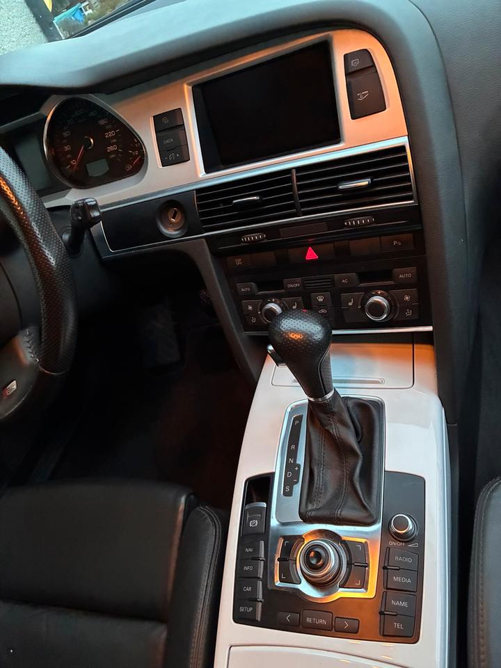 Audi A6 2011 — photo 13