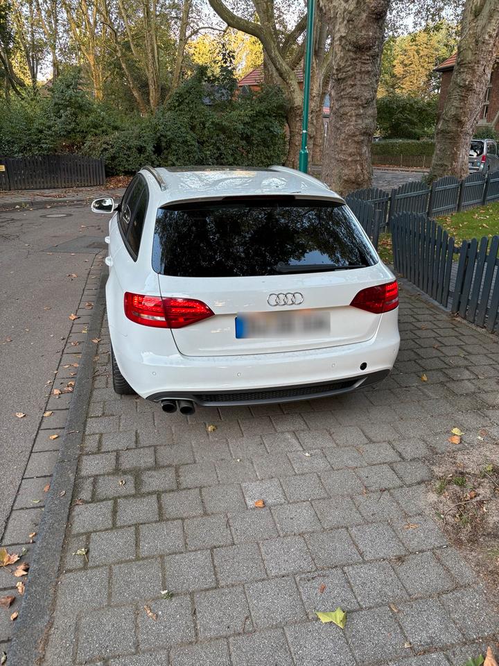 Audi A4 2012 — салон