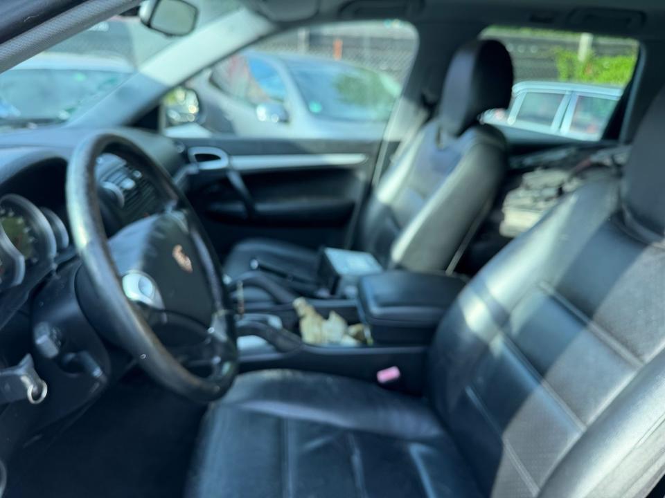 Porsche Cayenne 2004 — photo 11